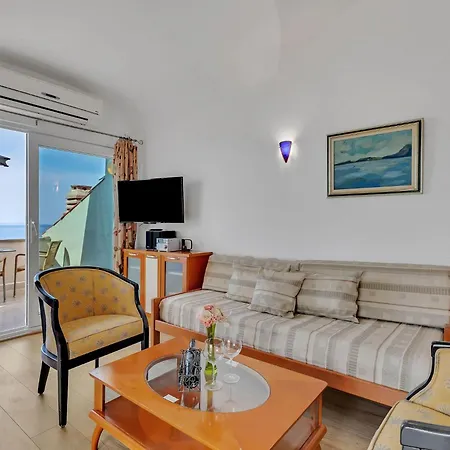 Appartamento Margitta Mit Pool- Tennisplatz Und Meerblick By Interhome *