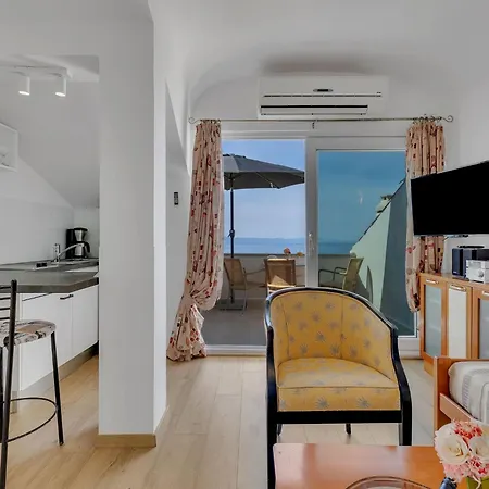Margitta Mit Pool- Tennisplatz Und Meerblick By Interhome Appartamento *