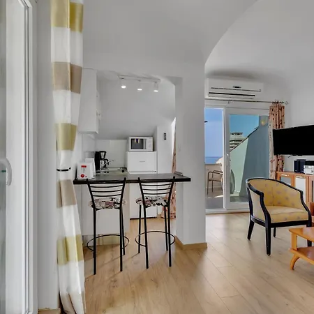 Appartamento Margitta Mit Pool- Tennisplatz Und Meerblick By Interhome