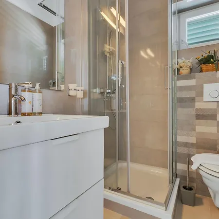 Appartamento Margitta Mit Pool- Tennisplatz Und Meerblick By Interhome *