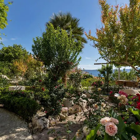 Appartamento Margitta Mit Pool- Tennisplatz Und Meerblick By Interhome